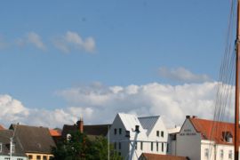 1 Alter Hafen mit Blick auf den Lohberg und den Kirchturm St. Marien